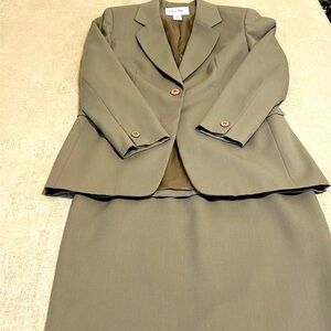 Vintage Picone Two Piece Blazer and Skirt Set   Excellent Condition